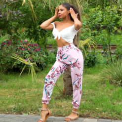 Lockere Hose mit Muster und Taschen
